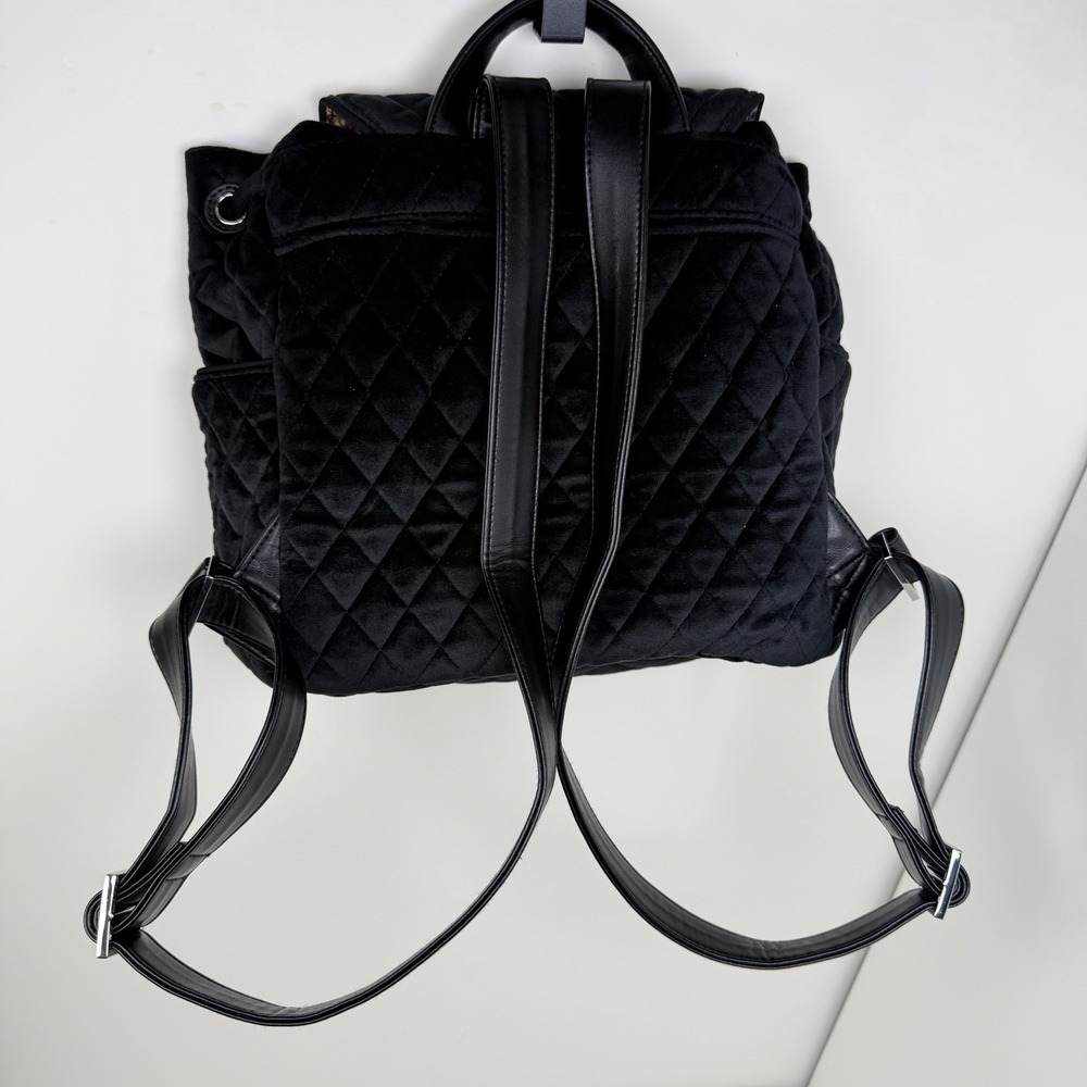 Vera Bradley Black Quilted Velvet Drawstring Backpack Floral Lining NWOT - Picture 2 of 11